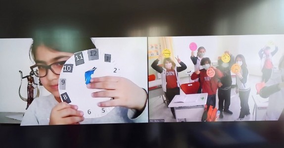 3-A SINIFI FARKLI RENKLERDE SAATLER OLUŞTURDULAR.