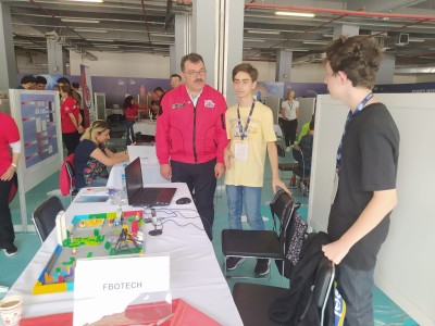 TÜBİTAK BAŞKANI SAYIN HASAN MANDAL OKULUMUZUN STANDINI ZİYARET ETTİ.