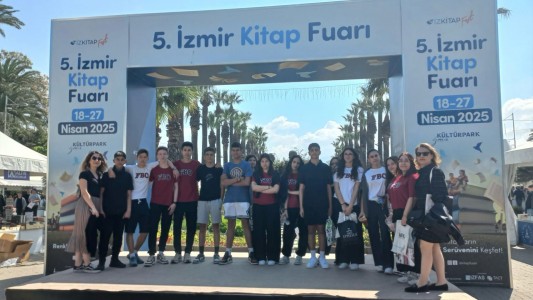İZMİR FEN BİLİMLERİ BORNOVA ANADOLU LİSESİ ÖĞRENCİLERİ İZMİR KİTAP FUARI’NDA!