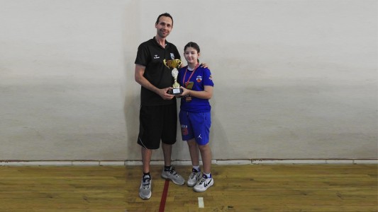 OKULUMUZ ÖĞRENCİLERİNDEN MİNA NAZ TÜRÜDÜ TÜRKİYE BASKETBOL FEDERASYONU U13 ALT LİGDE TAKIMI İLE BERABER  İZMİR ŞAMPİYONU OLMUŞTUR.