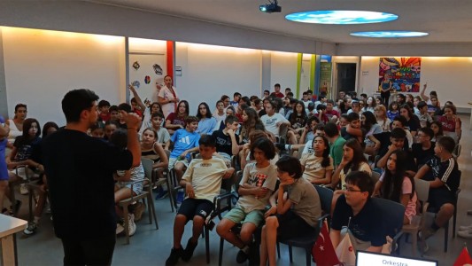 ÖZEL FEN BİLİMLERİ BORNOVA ORTAOKULU KULÜP TANITIMLARI