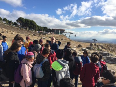 ORTAOKUL ÖĞRENCİLERİMİZLE YAPTIĞIMIZ BERGAMA GEZİMİZ