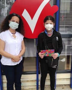 23 NİSAN ULUSAL EGEMENLİK VE ÇOCUK BAYRAMI ADINA HER YIL DÜZENLEDİĞİMİZ, “SENİN GÜNÜN SENİN ŞİİRİN” YARIŞMAMIZI KAZANAN ÖĞRENCİLERİMİZ 7/A SINIFINDAN HALİM ÖZDEMİR, 5. SINIFLARDAN ILGIN ERCOŞKUN VE MİNA NAZ TÜRÜDÜ ÖDÜLLERİNİ ALDI.