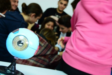 11 A SINIFI NEŞTERİ ELİNE ALDI GÖZ VE BEYİN İNCELEMESİ YAPTI