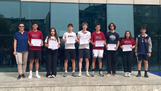 ÖĞRENCİLERİMİZ MUN KONFERANSINDA ÖDÜLLERLE DÖNDÜ