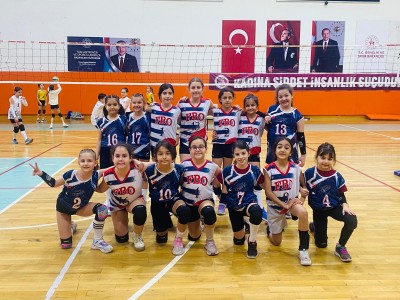 OKUL SPORLARI MİNİK KIZLAR ŞENLİK VOLEYBOLU