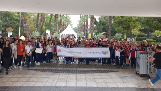 İZMİR FEN BİLİMLERİ BORNOVA ORTAOKULU ÖĞRENCİLERİ İZKİTAP-FEST’TE!