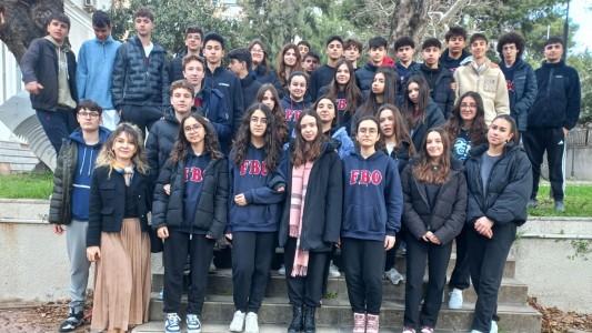 9 VE 10. SINIF ÖĞRENCİLERİMİZ İLE EGE ÜNİVERSİTESİ KİTAP VE KAĞIT SANATLARI MÜZESİ, EDEBİYAT MÜZE KÜTÜPHANESİNİ GEZEREK KEYİFLİ BİR GÜN GEÇİRDİK.