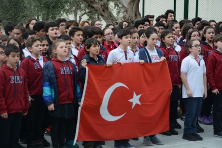 İstiklal Marşı’nın Kabulü Törenine Coşku Hakimdi.