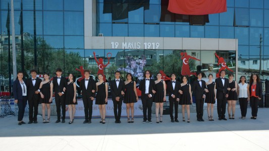 19 MAYIS ATATÜRK'Ü ANMA GENÇLİK VE SPOR BAYRAMI'MIZIN 103.YİLDÖNÜMÜNÜ OKULUMUZDA BÜYÜK COŞKU VE SEVİNÇ İLE KUTLADIK.