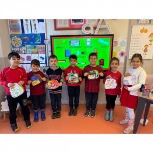 1. SINIFLARIMIZ İNGİLİZCE MAİN CORSE DERSİNDE 