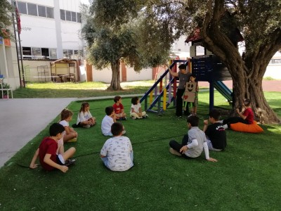 ZEYTİN AĞACININ ALTINDA YAPAY ZEKÂ SOHBETİ