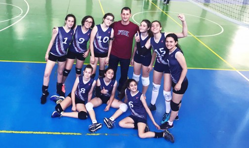 YILDIZ VOLEYBOLCULARIMIZ FİNALDE!